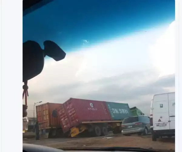 Photo: See How A Trailer Saved Another From Falling This Morning In Lagos